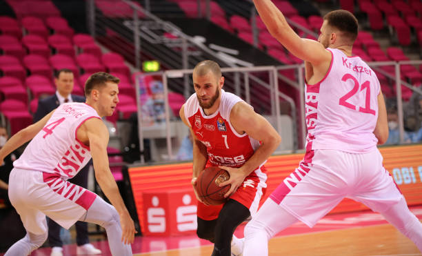 更多是扮演 更多是扮演