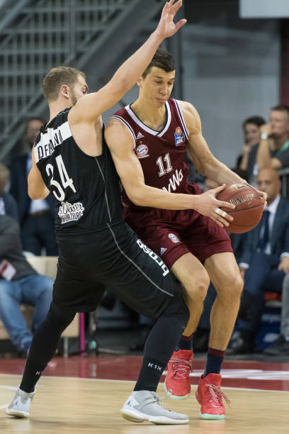 归化球员的 归化球员的